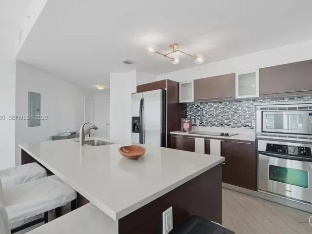 2-bedroom condo for sale in Miami - 1900 N Bayshore Dr 1518 - MondialRealty