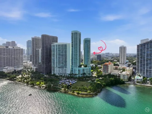 2-bedroom condo for sale in Miami - 1900 N Bayshore Dr 1518 - MondialRealty
