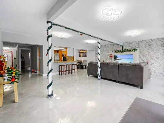 3-bedroom home for sale in Hollywood - 1336 Funston Street - MondialRealty