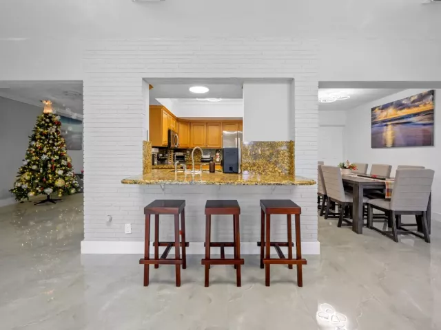 3-bedroom home for sale in Hollywood - 1336 Funston Street - MondialRealty