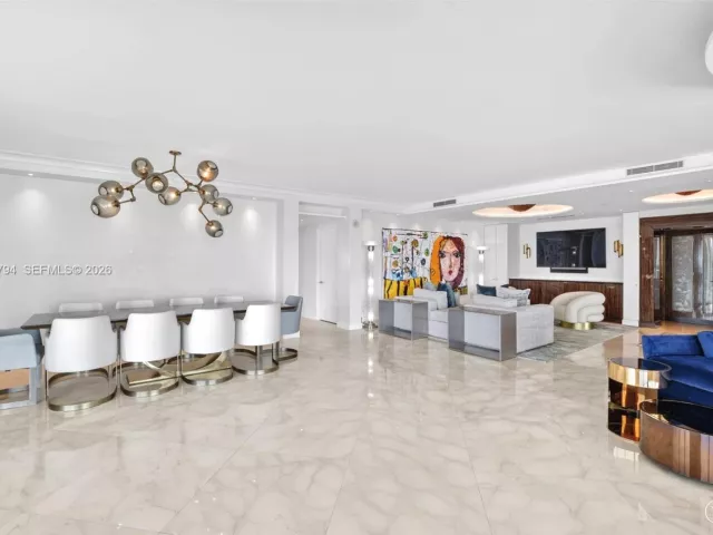 3-bedroom condo for sale in Miami Beach - 1000 S Pointe Dr 1501 - MondialRealty