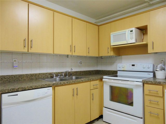 Apartment for sale  Unit # - photo 7444353