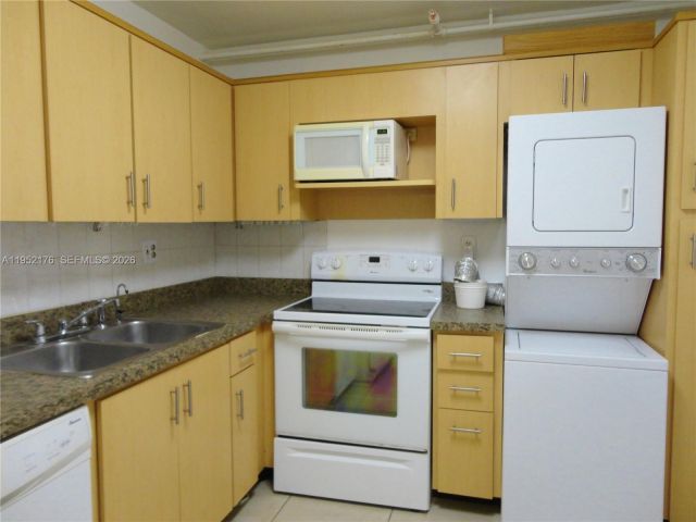 Apartment for sale  Unit # - photo 7444354