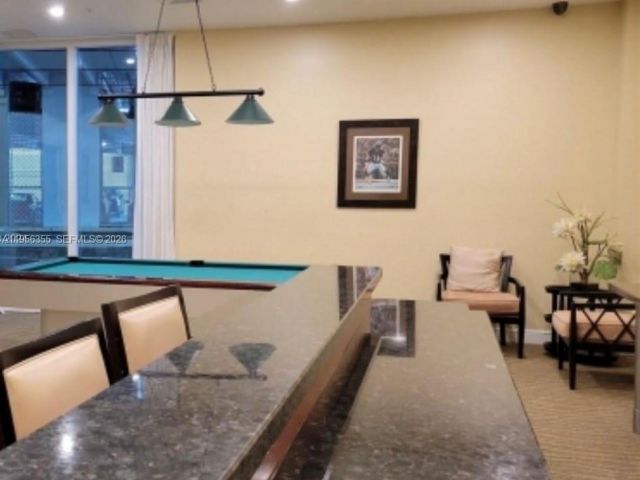 Apartment for rent  Unit #2005W - photo 7429144