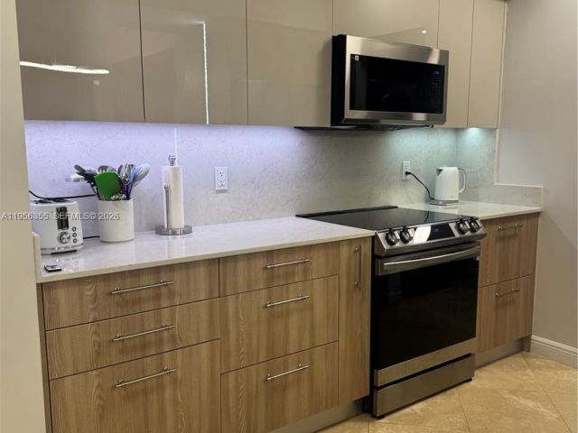 Apartment for rent  Unit #2005W - photo 7429146