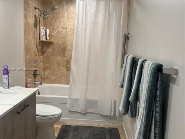 Apartment for rent  Unit #2005W - photo 7429149