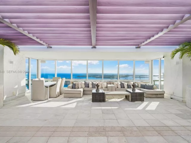 7-bedroom condo for sale in Miami Beach - 450 Alton Rd PH1 - MondialRealty