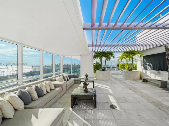 7-bedroom condo for sale in Miami Beach - 450 Alton Rd PH1 - MondialRealty