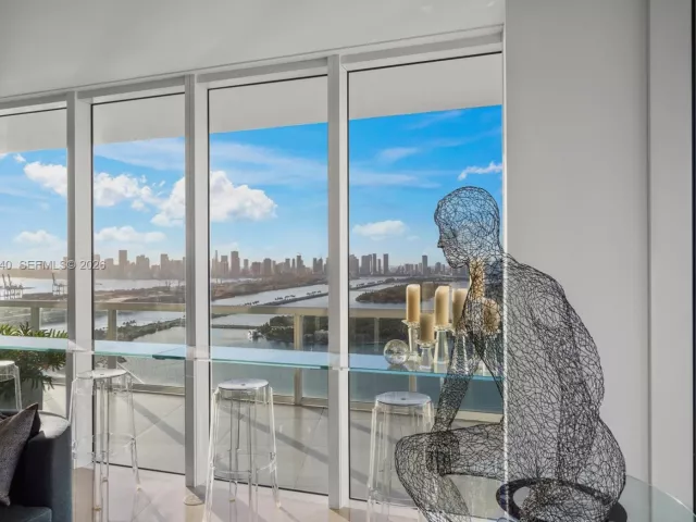 7-bedroom condo for sale in Miami Beach - 450 Alton Rd PH1 - MondialRealty