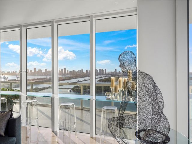 Apartment for sale  Unit #PH1 - photo 7299393