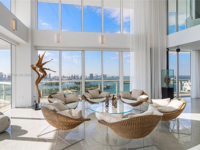 Apartment for sale  Unit #PH1 - photo 7299396