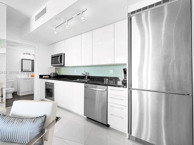 Apartment for sale  Unit #4806 - photo 7297060