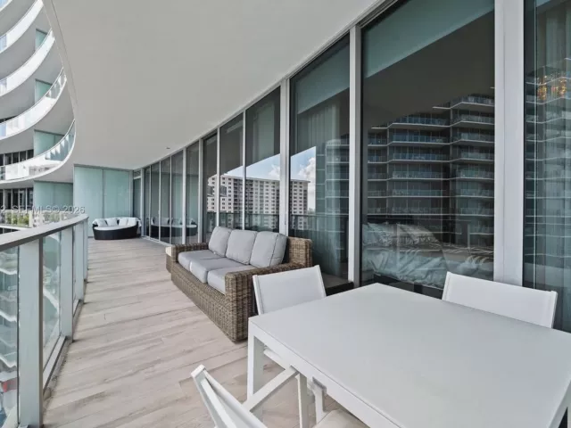 2-bedroom condo for rent in Fort Lauderdale - 2200 N Ocean Blvd N703 - MondialRealty