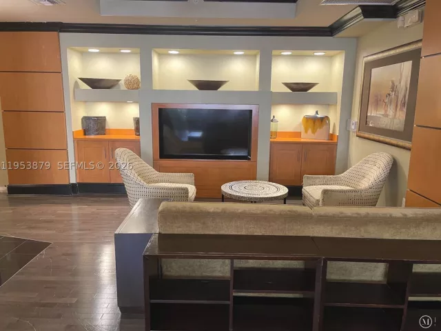 2-bedroom condo for sale in Aventura - 3001 NE 185th St 612 - MondialRealty