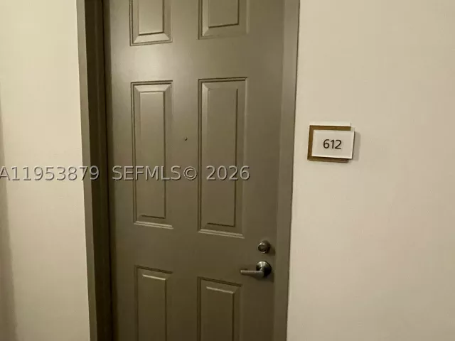 2-bedroom condo for sale in Aventura - 3001 NE 185th St 612 - MondialRealty