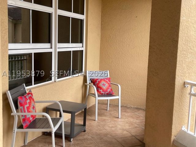 2-bedroom condo for sale in Aventura - 3001 NE 185th St 612 - MondialRealty
