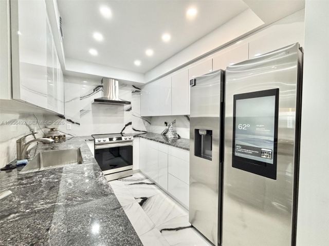 1-bedroom condo for sale in Hallandale Beach - 1965 S Ocean Dr 15B - MondialRealty