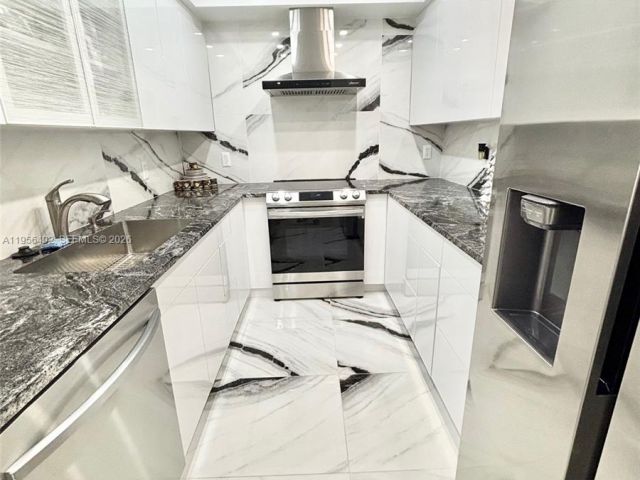 1-bedroom condo for sale in Hallandale Beach - 1965 S Ocean Dr 15B - MondialRealty