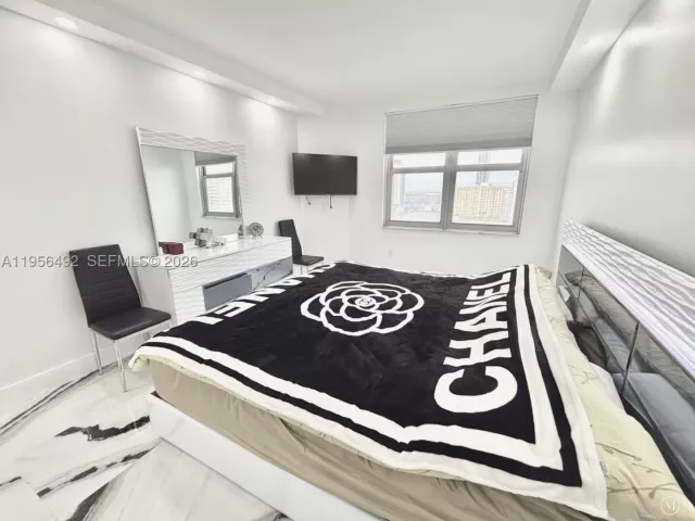 1-bedroom condo for sale in Hallandale Beach - 1965 S Ocean Dr 15B - MondialRealty