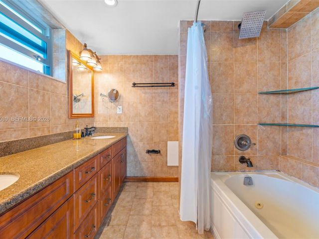 Apartment for rent  Unit # - photo 7413329