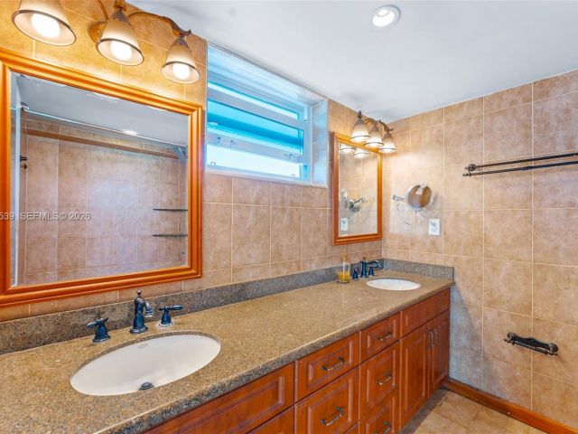 Apartment for rent  Unit # - photo 7413330