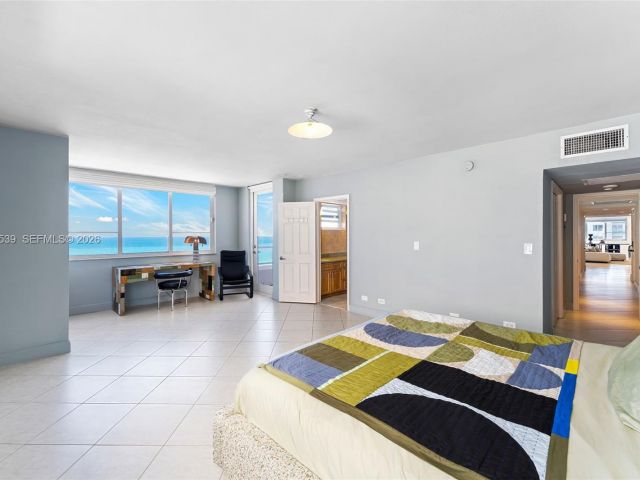 Apartment for rent  Unit # - photo 7413331