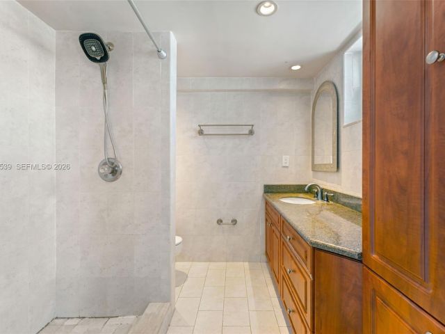 Apartment for rent  Unit # - photo 7413333