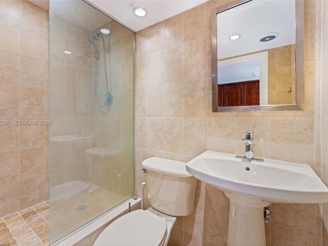 Apartment for rent  Unit # - photo 7413339