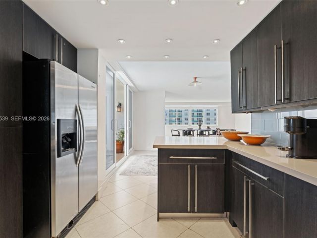 Apartment for rent  Unit # - photo 7413341