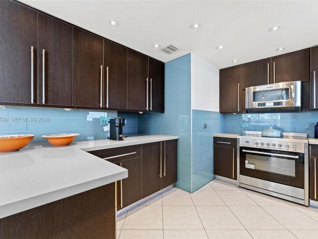 Apartment for rent  Unit # - photo 7413342