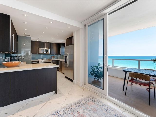 Apartment for rent  Unit # - photo 7413345