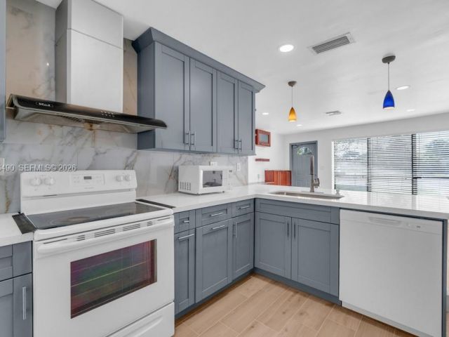 3-bedroom home for rent in Pompano Beach - 1101 NE 24th Ct - MondialRealty