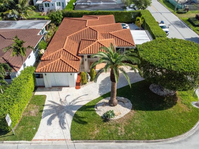 Home for sale at 8801 Dickens Ave - photo 7522030