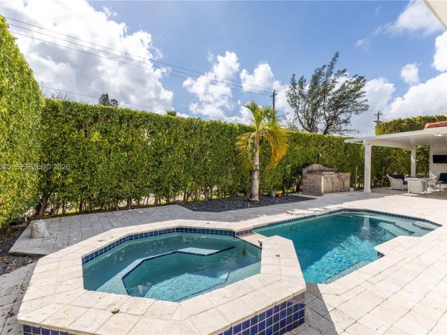 Home for sale at 8801 Dickens Ave - photo 7522033