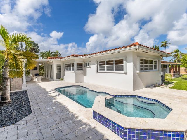 Home for sale at 8801 Dickens Ave - photo 7522037