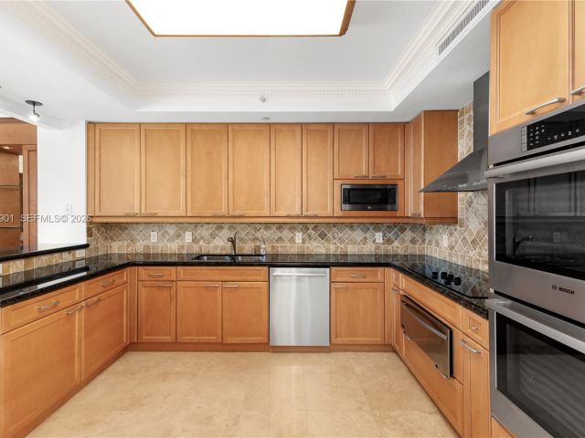 Apartment for sale  Unit #608 - photo 7302166