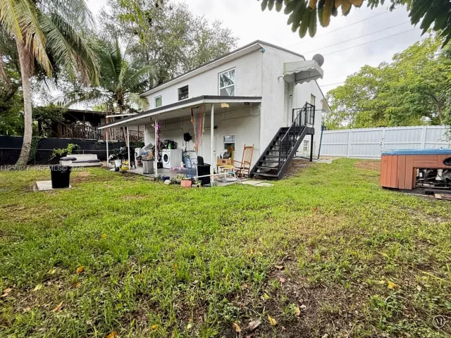 2-bedroom home for sale in Hallandale Beach - 707 SW 8th Ave - MondialRealty