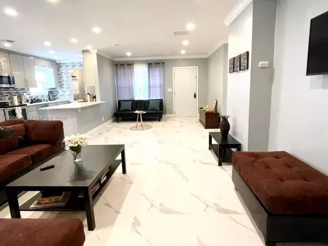 3-bedroom home for rent in Hallandale Beach -  - MondialRealty