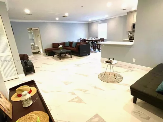 3-bedroom home for rent in Hallandale Beach -  - MondialRealty