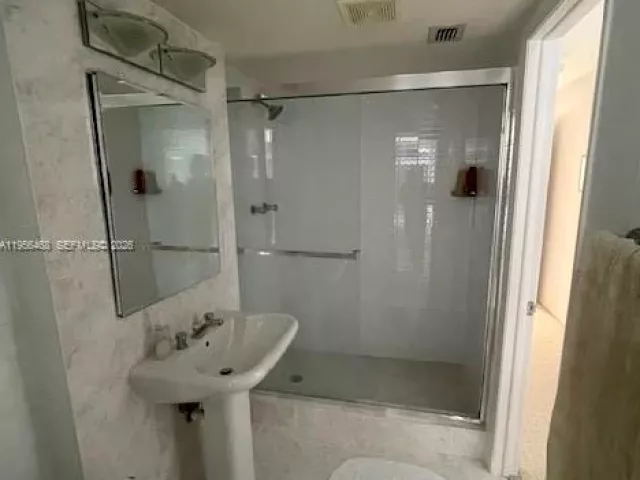 3-bedroom home for sale in Aventura - 20408 NE 34th Ct 21 - MondialRealty