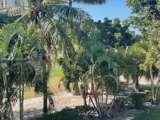 3-bedroom home for sale in Aventura - 20408 NE 34th Ct 21 - MondialRealty