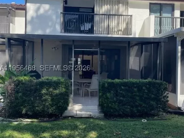3-bedroom home for sale in Aventura - 20408 NE 34th Ct 21 - MondialRealty