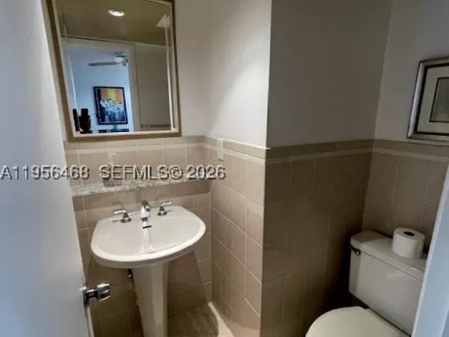 3-bedroom home for sale in Aventura - 20408 NE 34th Ct 21 - MondialRealty