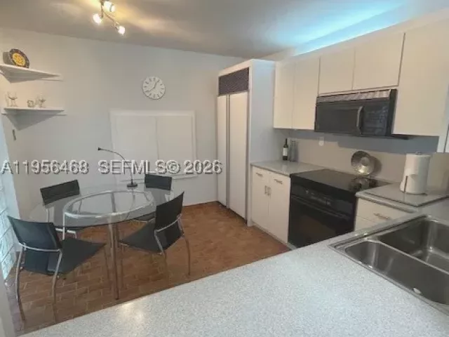 3-bedroom home for sale in Aventura - 20408 NE 34th Ct 21 - MondialRealty