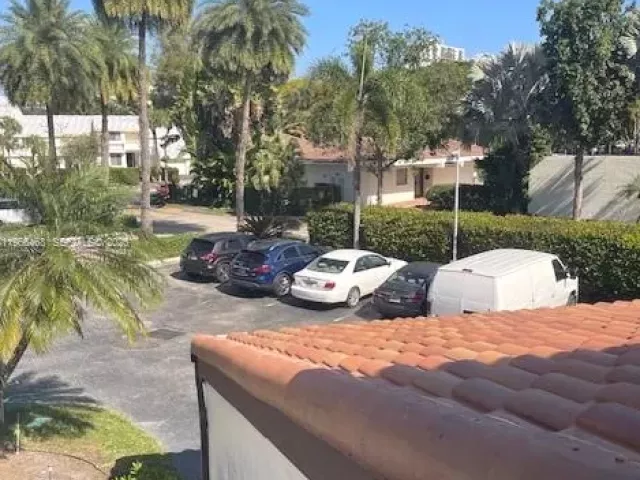 3-bedroom home for sale in Aventura - 20408 NE 34th Ct 21 - MondialRealty