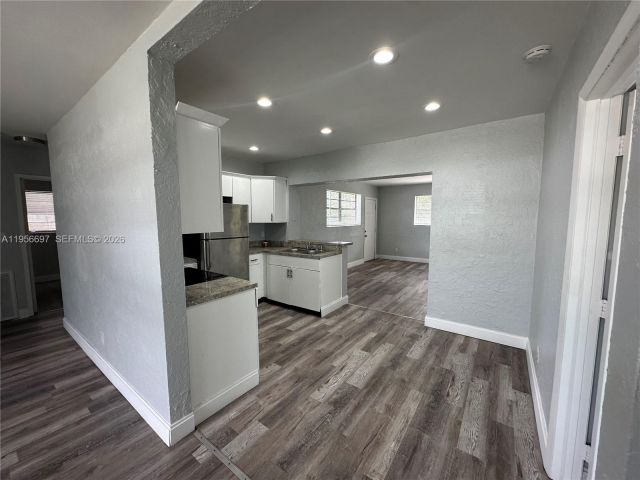 Home for rent at 1306 NW 11th Pl - photo 7462910