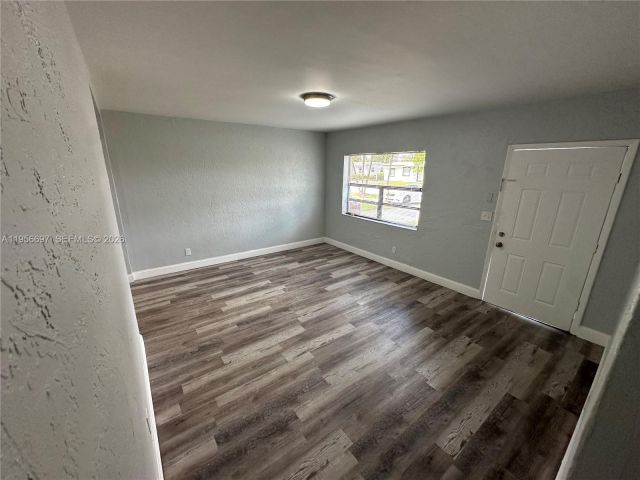 Home for rent at 1306 NW 11th Pl - photo 7462916