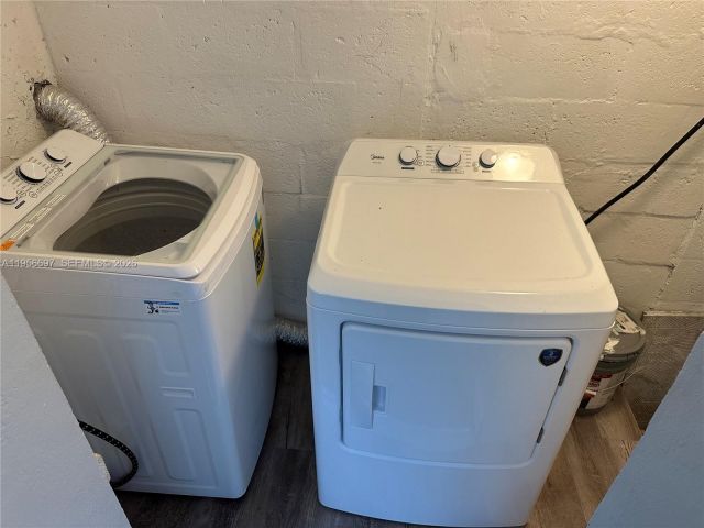 Home for rent at 1306 NW 11th Pl - photo 7462928