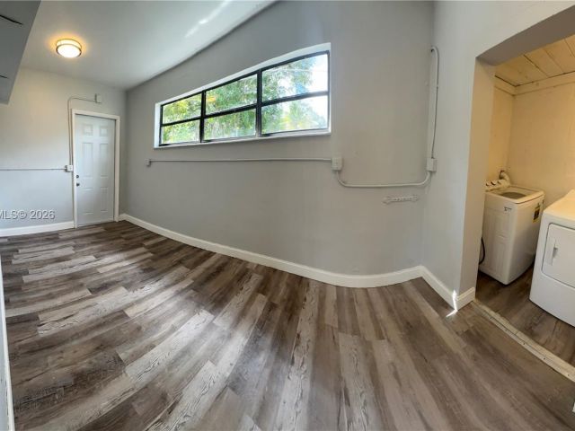 Home for rent at 1306 NW 11th Pl - photo 7462930