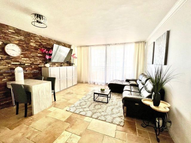 Apartment for rent  Unit #619 - photo 7428304